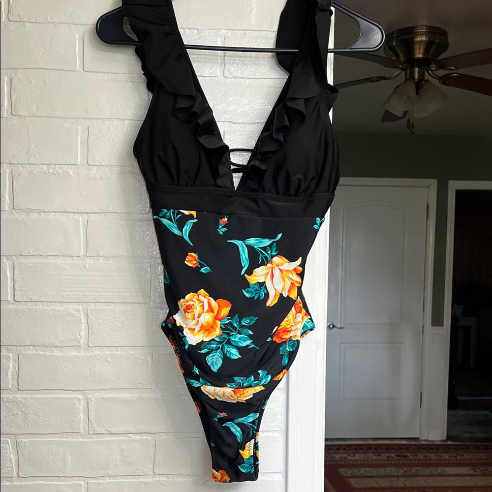 Cupshe Black Floral One Piece Swimsuit
